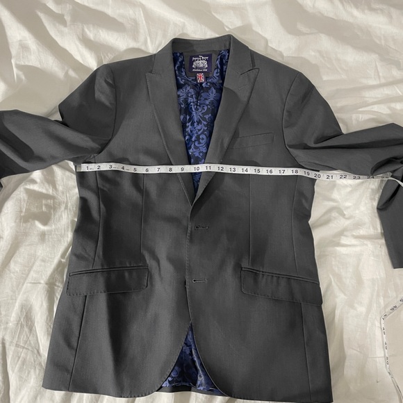 Savile Row Grey Mens 2-pc Suit w/slight stretch. Size 38R - Picture 8 of 12